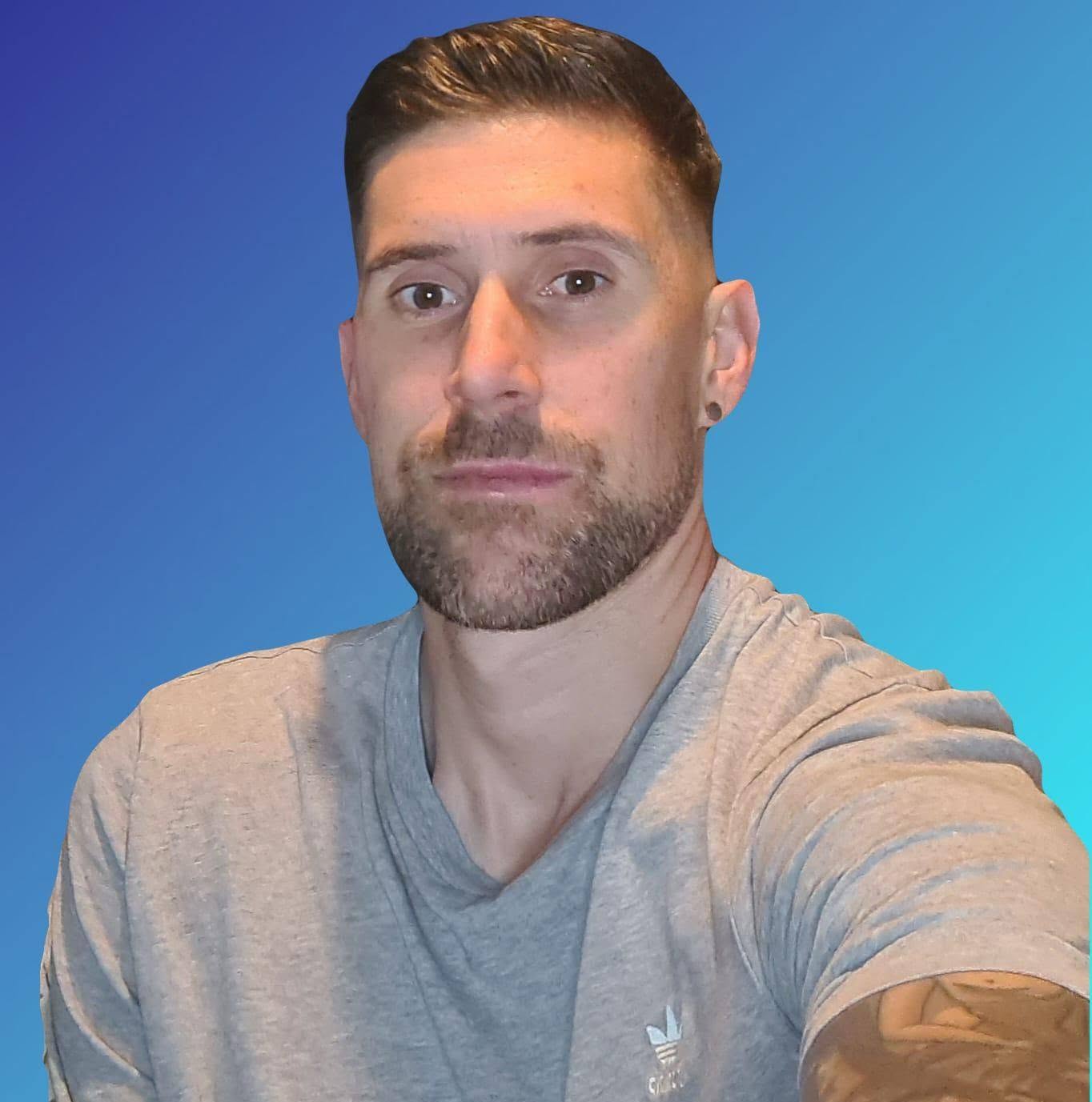 Darren James, online health and strength coach
